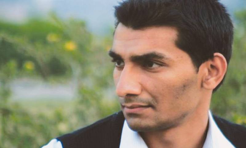 جنید حفیظ : فنکار، استاد، شاعر اور بیٹا۔۔۔ جیل میں قید ہے