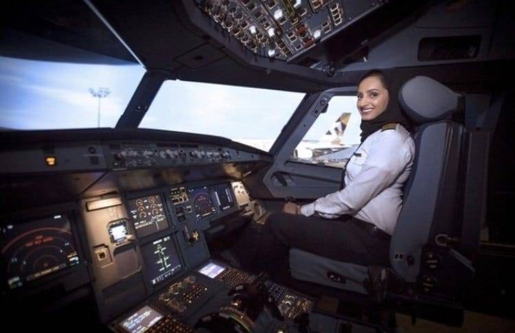 A Saudi Aviation Academy Opens Its Doors On Women
