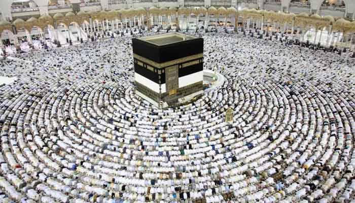 Govt raises Hajj price but still adamant it wants to turn Pakistan into Riasat-e-Madina