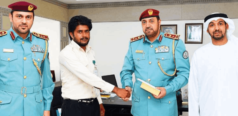 Pakistani Expat Awarded For Foiling Robbery In UAE