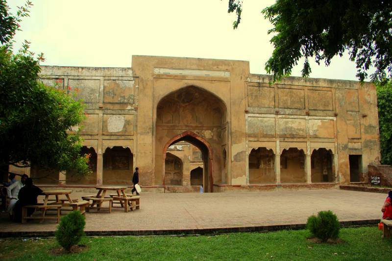 Makatib Khana - The Unnoticed Monument In Lahore Fort