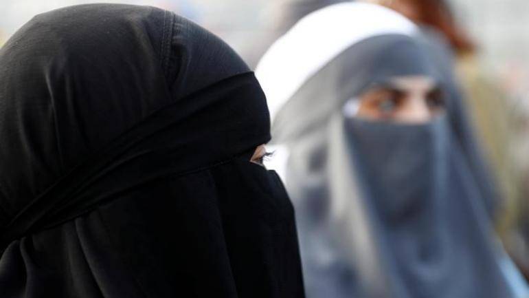 Man Wearing A Burqa Caught Inside Girls Hostel By Staff