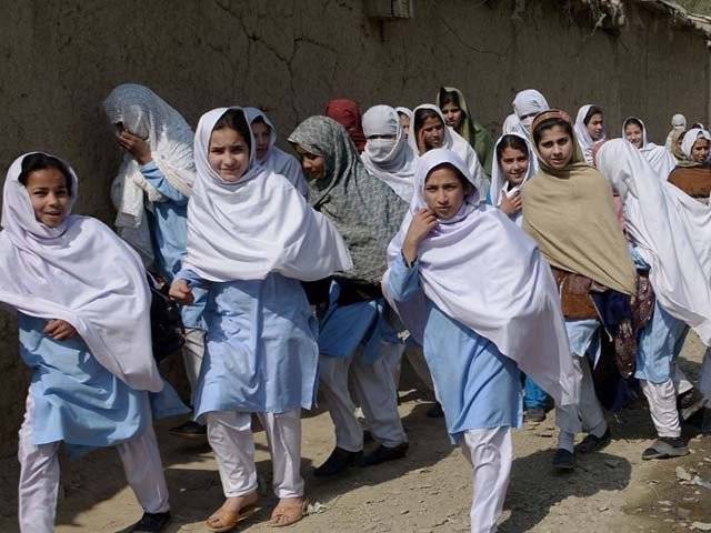 Girls’ Schools In Peshawar Instructed To Make Wearing Hijab Compulsory