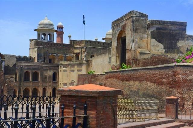 A Tour Of The Majestic Fort Of Lahore (Part I)