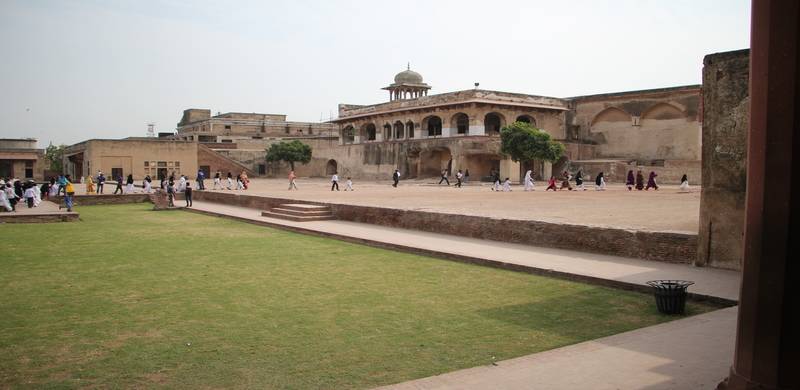 A Tour Of The Majestic Fort Of Lahore (Part IV)