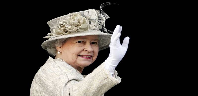 Queen Elizabeth Believes In Self-Service When It Comes To Makeup