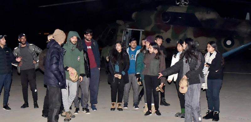 LUMS Students Stuck In Heavy Snow For 5 Days Rescued By Pak Army
