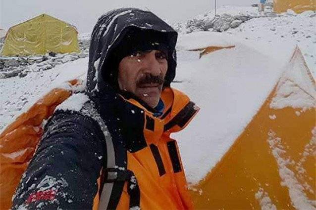 63-Year-Old Retired Military Doctor Summits Highest Mountain Outside Asia