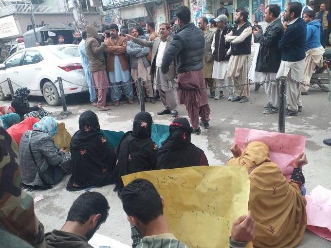 Protesting Students Of Bolan College Quetta Beaten, Arrested By Police