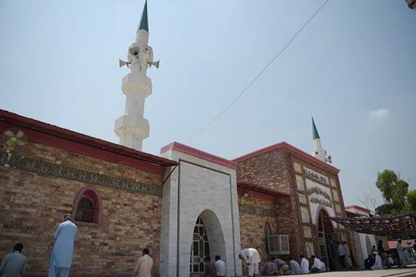 Lal Masjid Sealed Off As Evacuation Deadline Expires