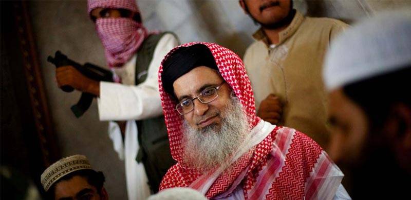 Govt Surrenders To Maulana Abdul Aziz, Allows Him To Lead Jumma Prayers