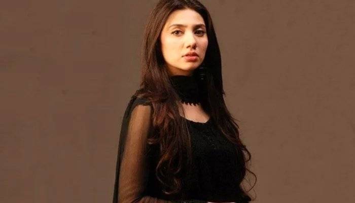 Here's Why Mahira Khan's Half-Hearted Support To Aurat March Is Problematic