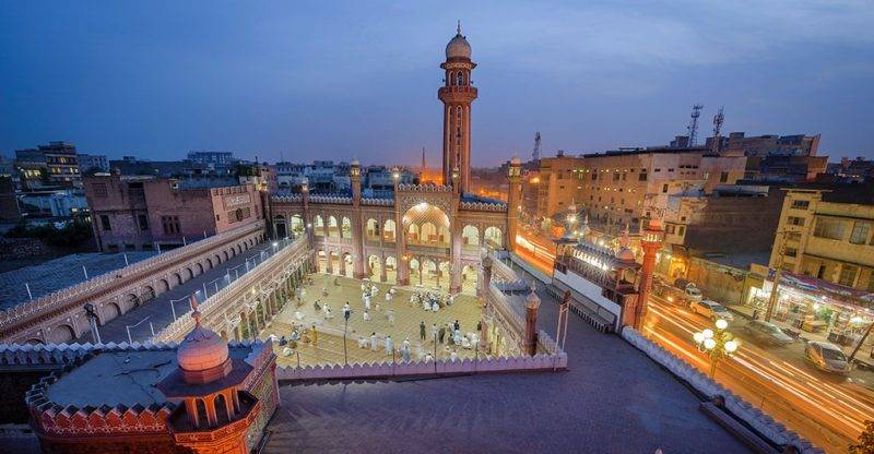 Peshawar’s Sunehri Masjid Opens Doors For Women After 2 Decades