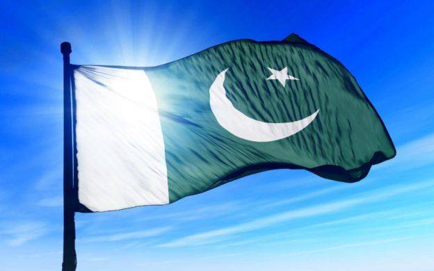 SC Orders Installation of 2 Lakh Pakistani Flags In All Provincial Capitals
