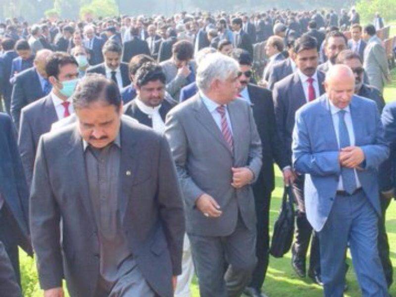 LHC CJ’s Oath-Taking Ceremony Held With Large Crowd Despite Ban On Gatherings