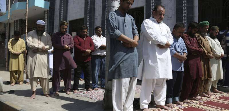 ‘We Pray Here Without Any Fear’: Mosques Defy Sindh Lockdown