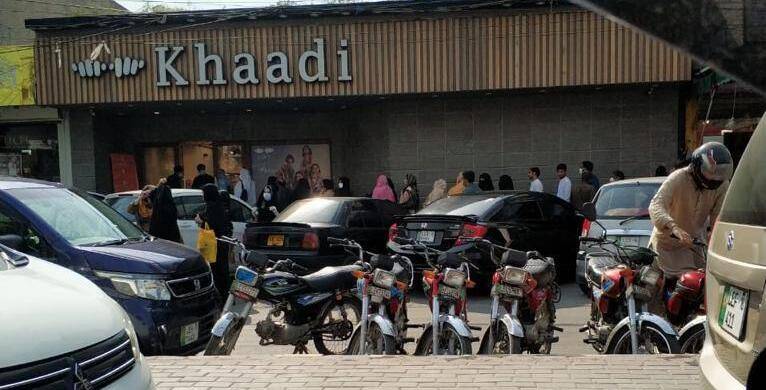 Social Distancing In Tatters: Buyers Throng Markets For Eid Shopping