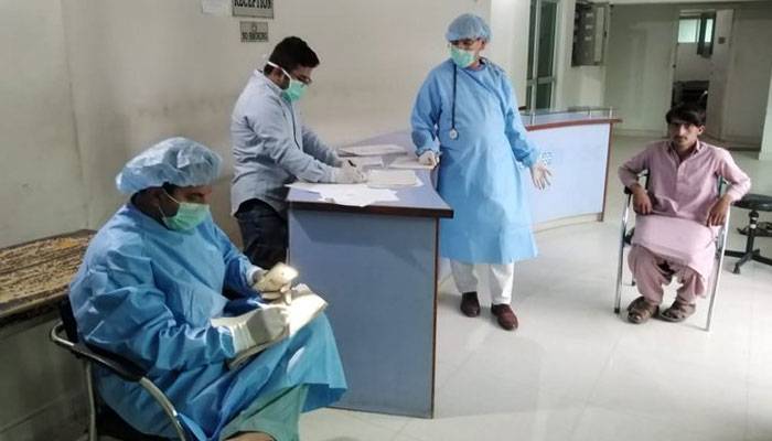 Coronavirus Patients In Karachi Treated In Ambulances After Hospitals Reach Capacity