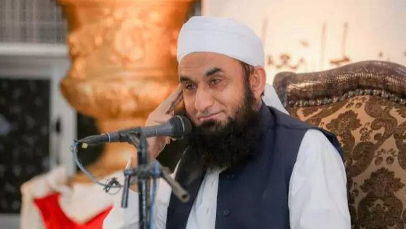 Maulana Tariq Jamil Injured After Slipping At Home