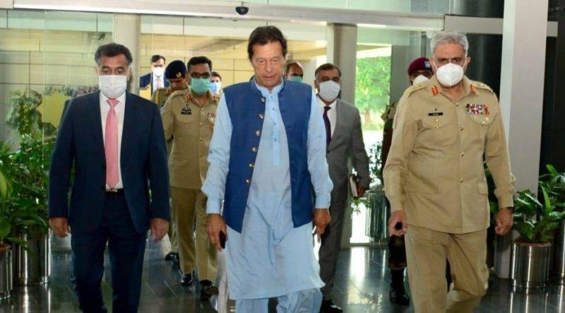 PM Imran Faces Criticism For Not Wearing Mask In Public