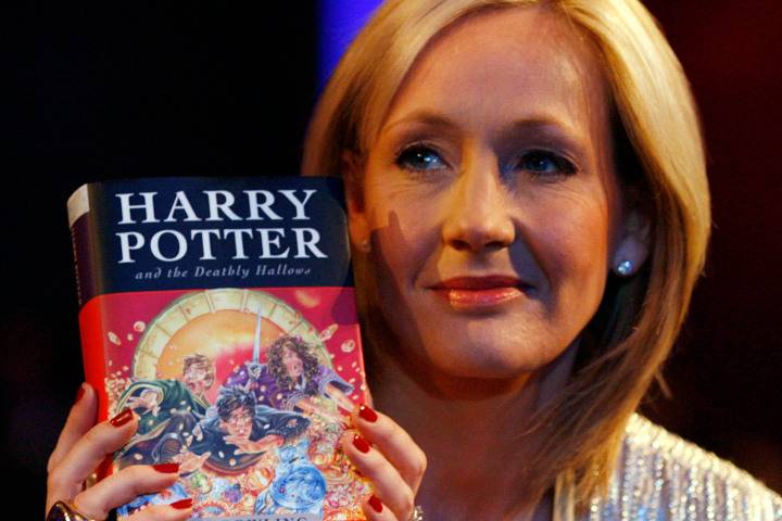 J.K. Rowling Surprises 9-Year-Old Pakistani Girl