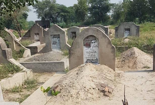 Clerics Allegedly Vandalise Graves Of Ahmadis In Sheikhupura