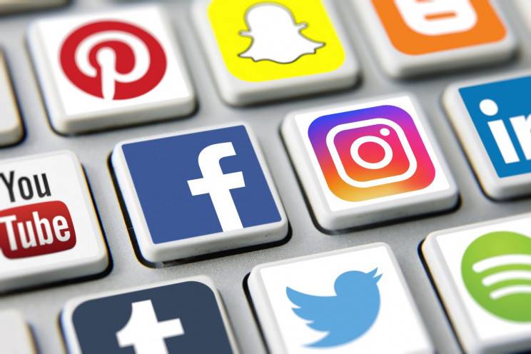 How Govt Officials Can Use Social Media To Restore Public Trust