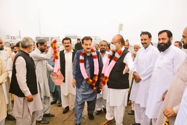 PTI MNA Arrives At Inauguration Site Clueless About What He Is Inaugurating