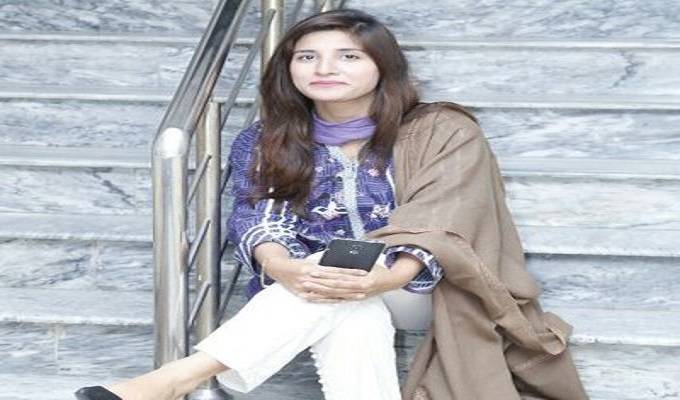Female Journalist Assaulted By Members Of Religious Outfit In Lahore Demands Justice