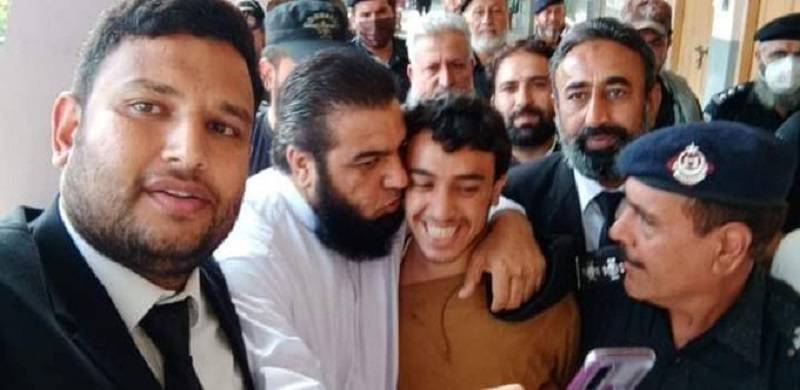 Murderer Of Blasphemy-Accused Greeted With Hugs, Kisses During Court Appearance