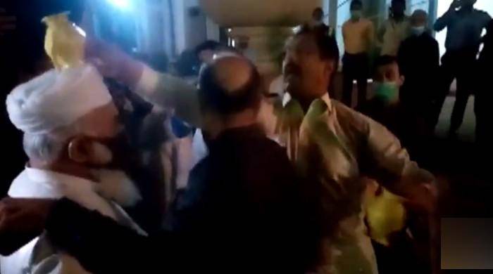 Estranged PML-N MPA Terms Workers' Act Of Placing Lota On His Head 'Anti-Sharia'