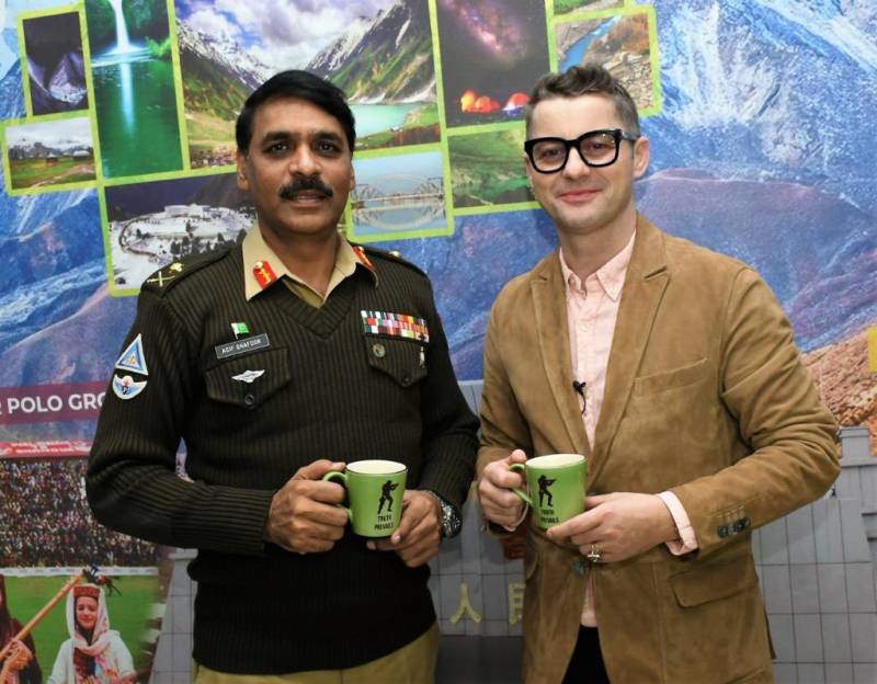 Ex-DG ISPR Asif Ghafoor Congratulated By Akcent’s Lead Singer On His Promotion
