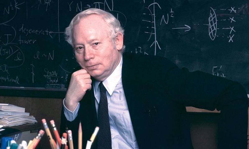 Steven Weinberg, Groundbreaking Physicist Who Won Nobel Prize With Abdus Salam, Dies At 88