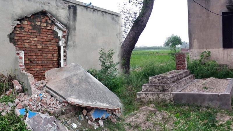 Gujranwala Police Demolish Ahmadi Worship Site, Desecrate Graves In Night Raid