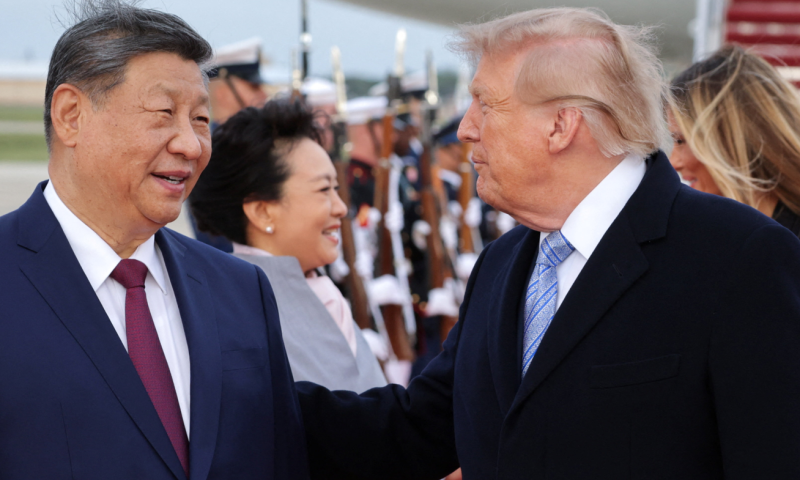 Trump gives Xi warm welcome as China leader begins US state visit