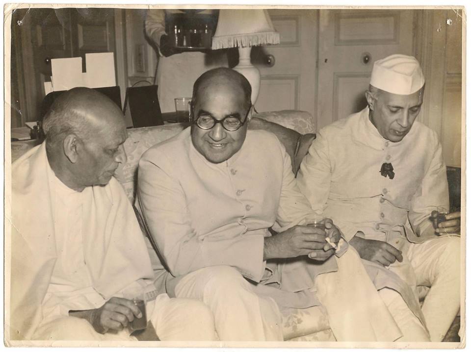 Pakistan’s PM Liaquat Ali Khan (middle) with Indian PM Jawaharlal Nehru. In January 1949, Pakistan and India agreed to a ceasefire in Kashmir. According to an agreement, the Kashmir Valley, most of Jammu and Ladakh would be administrated by India; whereas Pakistan would control Kashmir’s western districts (Azad Kashmir) Gilgit and Baltistan.