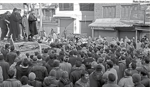 In 1990 JKLF led massive protest rallies in the valley. This provoked violent reprisals from Indian police and military.