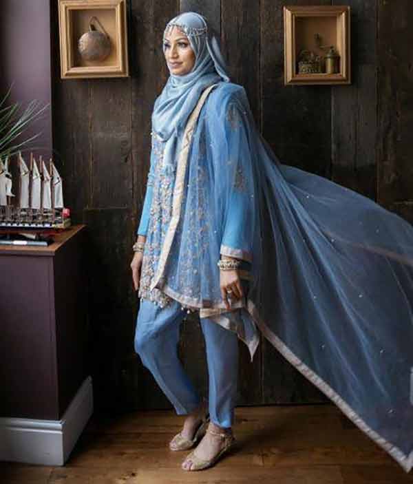 Ever since the 1980s, Pakistanis have further appropriated it with fashions adopted from Arab cultures.