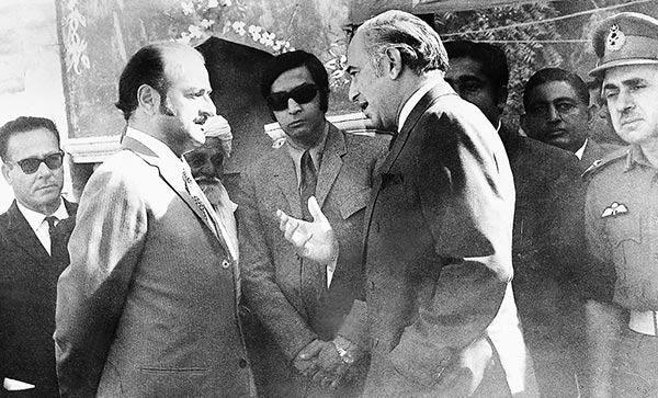ZAB giving instructions to Mumtaz Bhutto in 1973. 