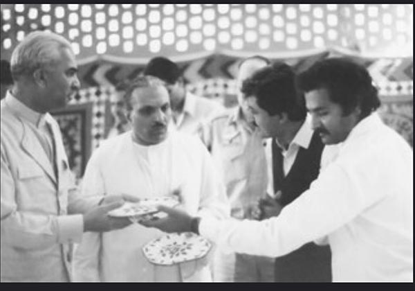 Zia reaches Karachi and attends a dinner held in his honour by Sindh Governor General Abbasi (left). 